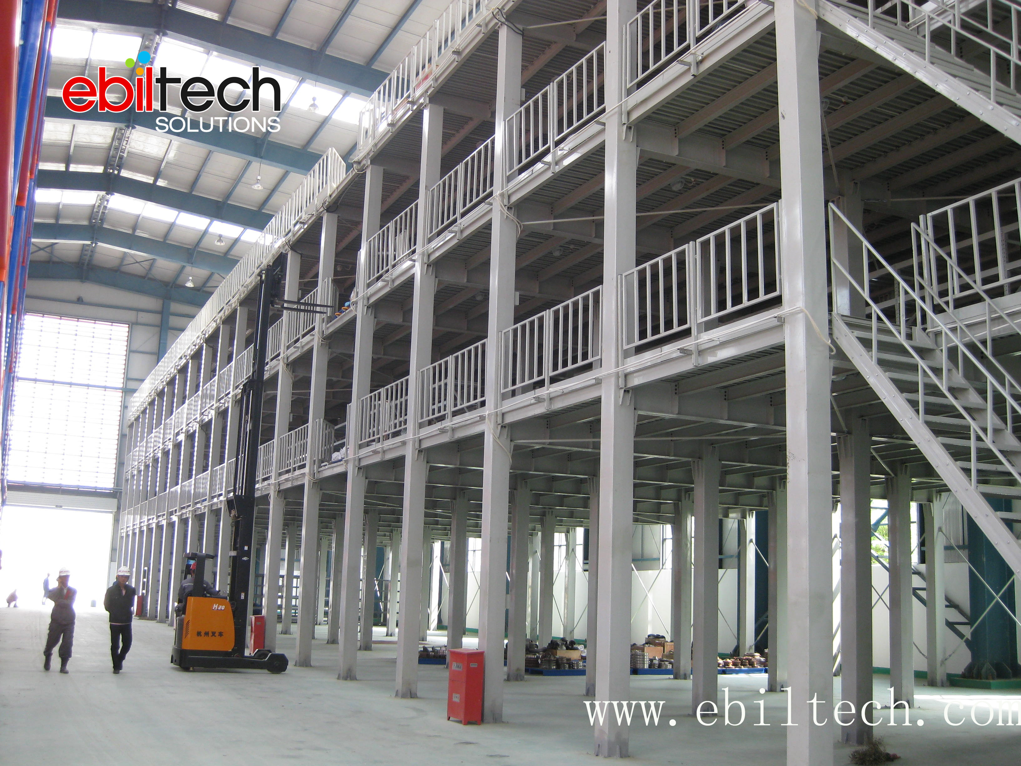 Platform (India)1.jpg Platform (India)1.jpg