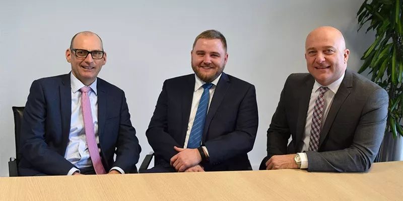 Craig Stobie，全球行業(yè)總監(jiān) Bart Vansteenkiste，全球生命科學(xué)部門經(jīng)理 Volker Watzke，歐盟醫(yī)療器械部門經(jīng)理